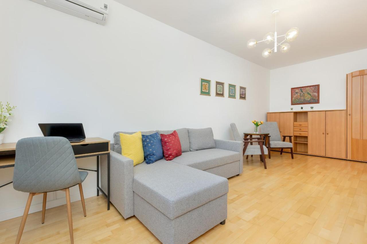 Apartamento Spacious Near The Vistula River By Renters Varsóvia