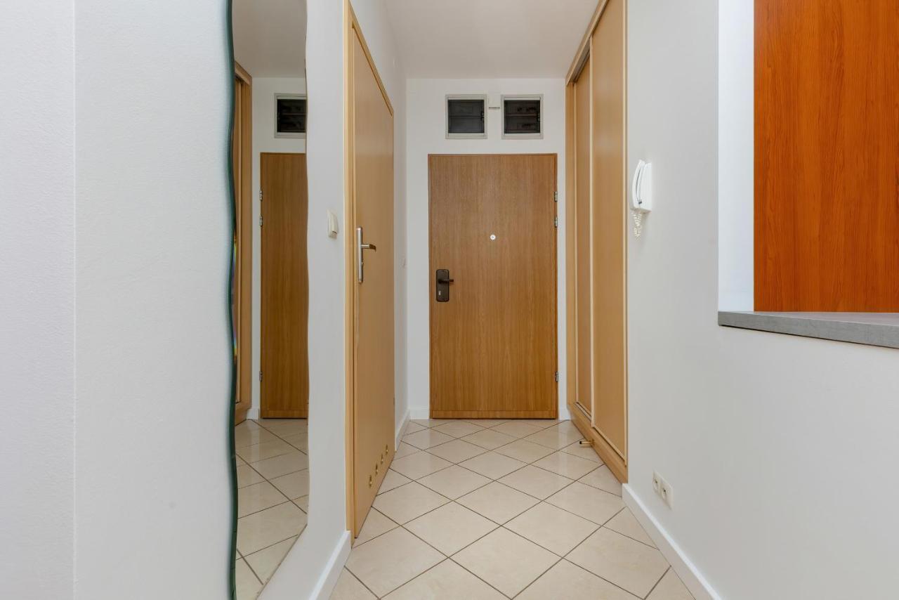 Spacious Near The Vistula River By Renters Apartamento *