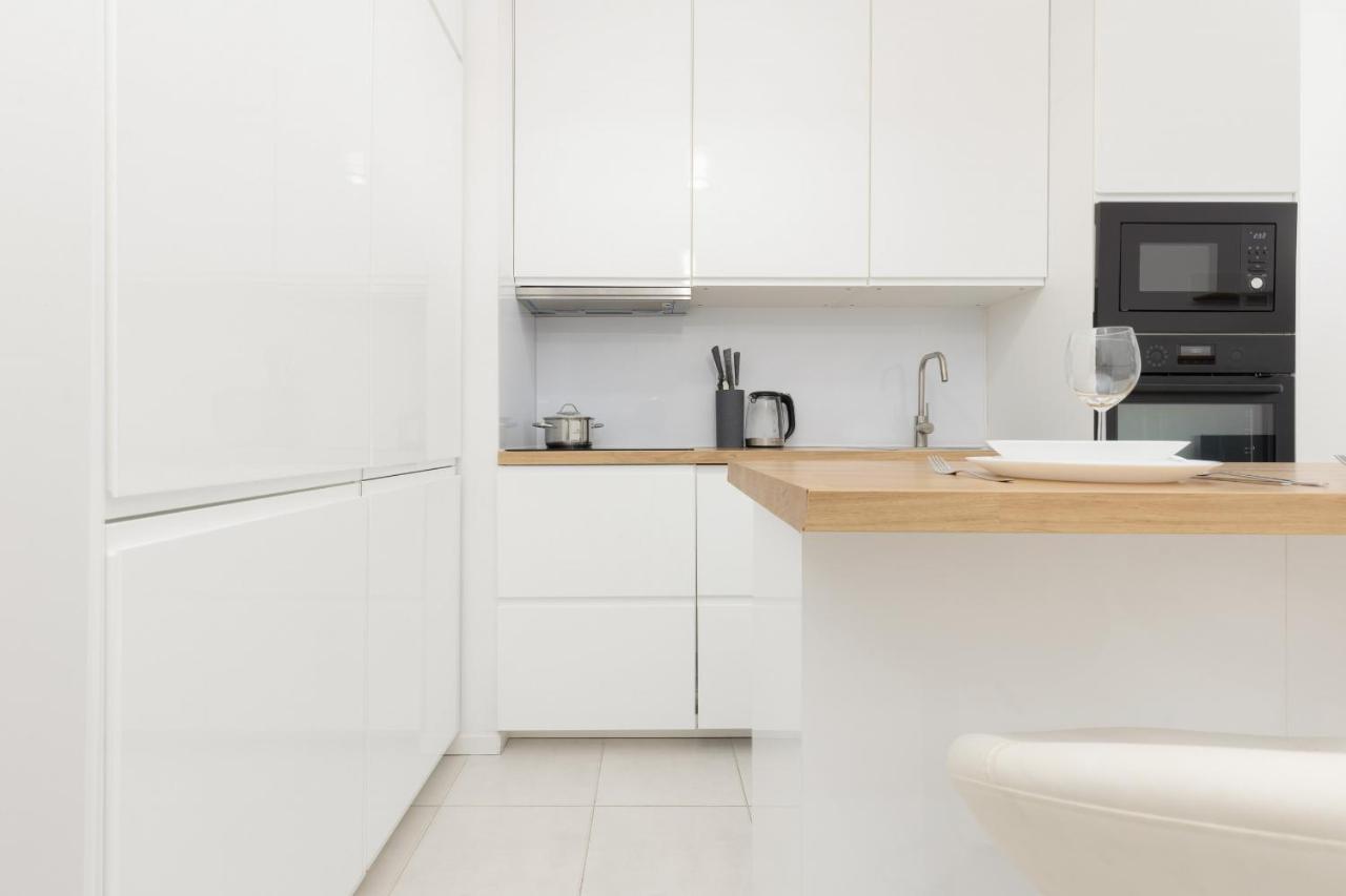 With Ac Mokotow Business Centre By Renters Apartament Warszawa