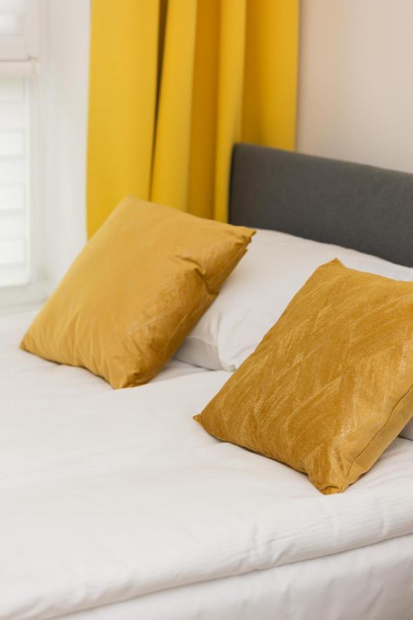 With Ac Mokotow Business Centre By Renters Apartament