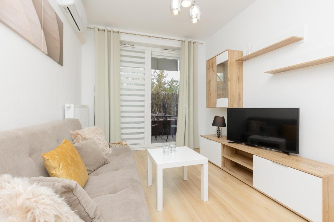With Ac Mokotow Business Centre By Renters Apartament