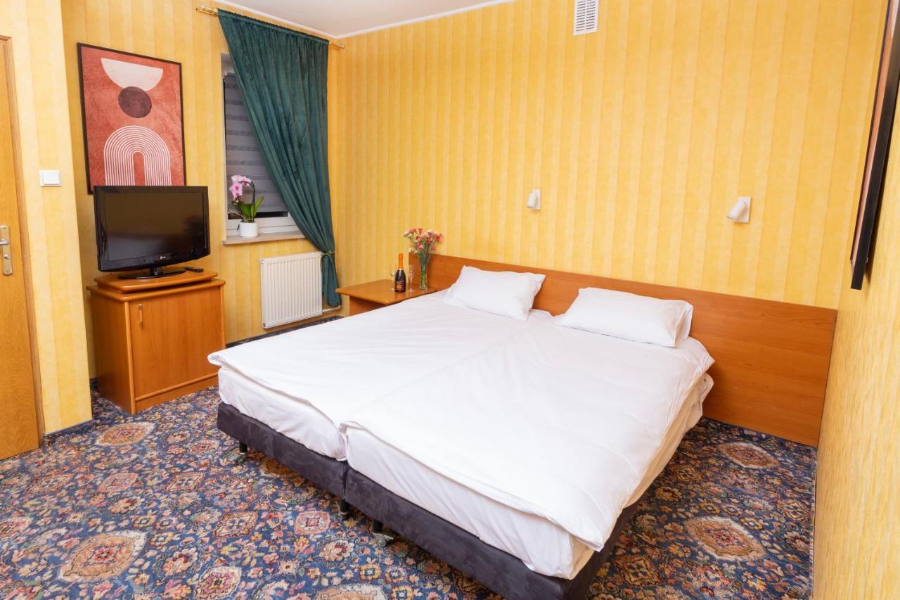 Victory Hotel 4*