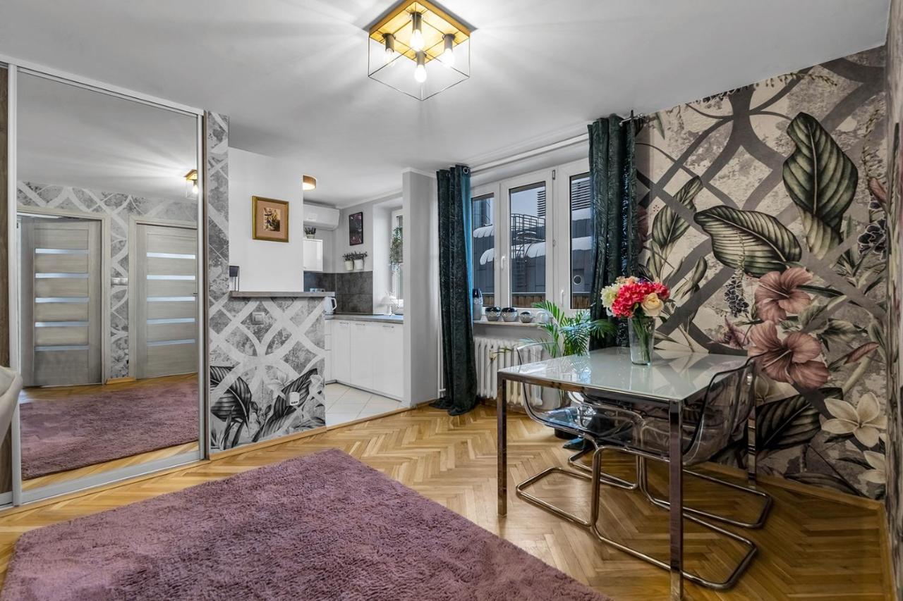 2-bedroom - Balcony, View, Location - By Rentujemy Apartment *