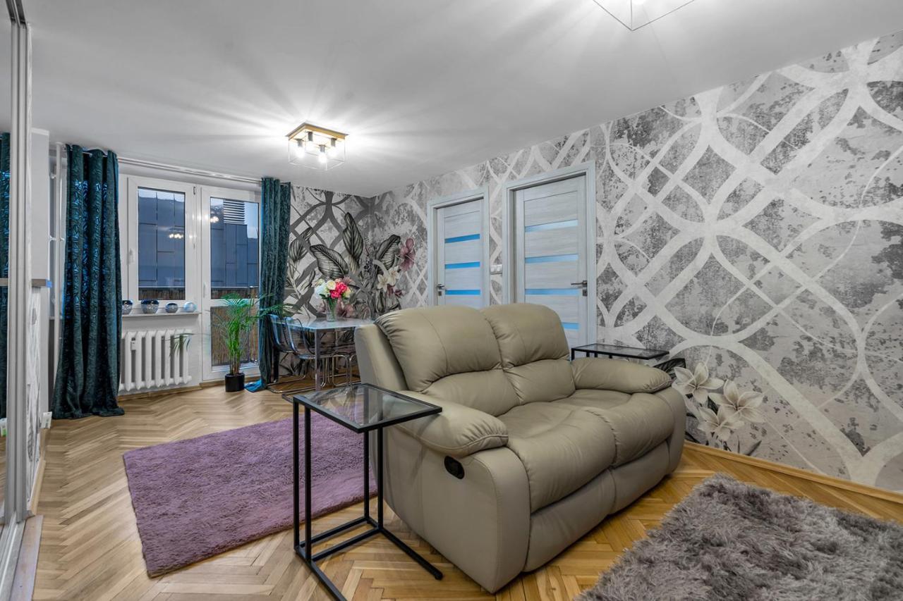 2-bedroom - Balcony, View, Location - By Rentujemy Apartment Warschau