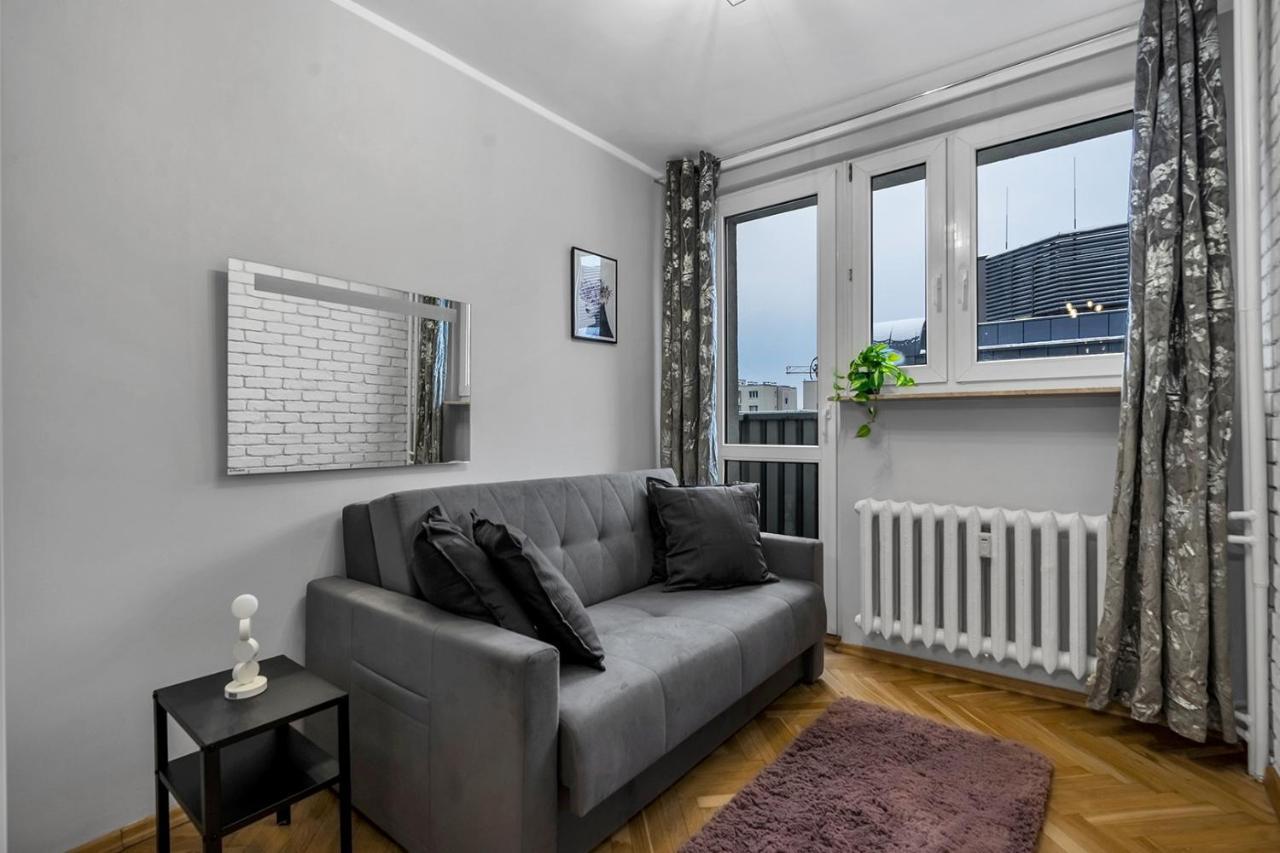 Apartment 2-bedroom - Balcony, View, Location - By Rentujemy *