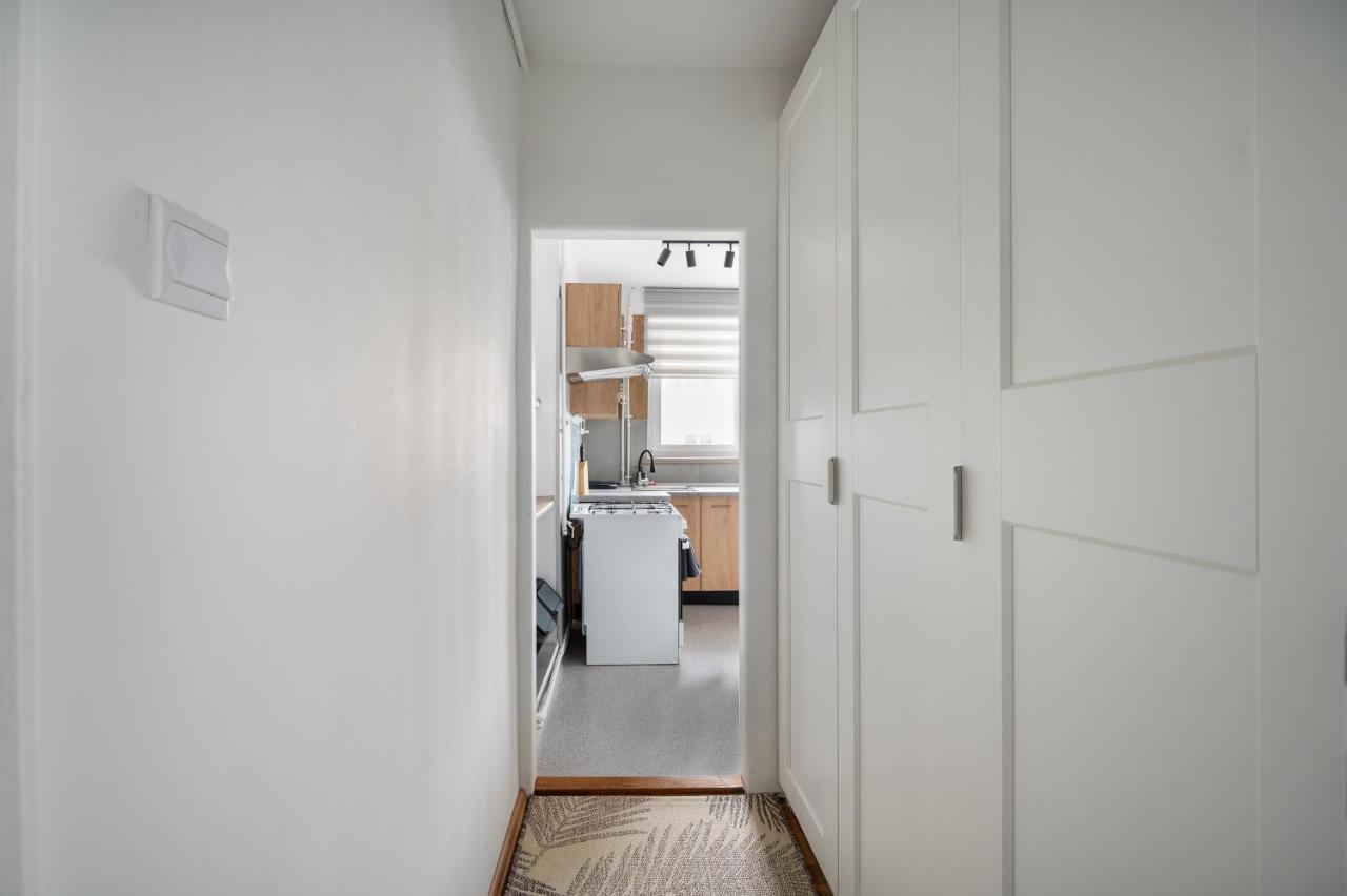 Wierzbno Standard Apartment Warsaw