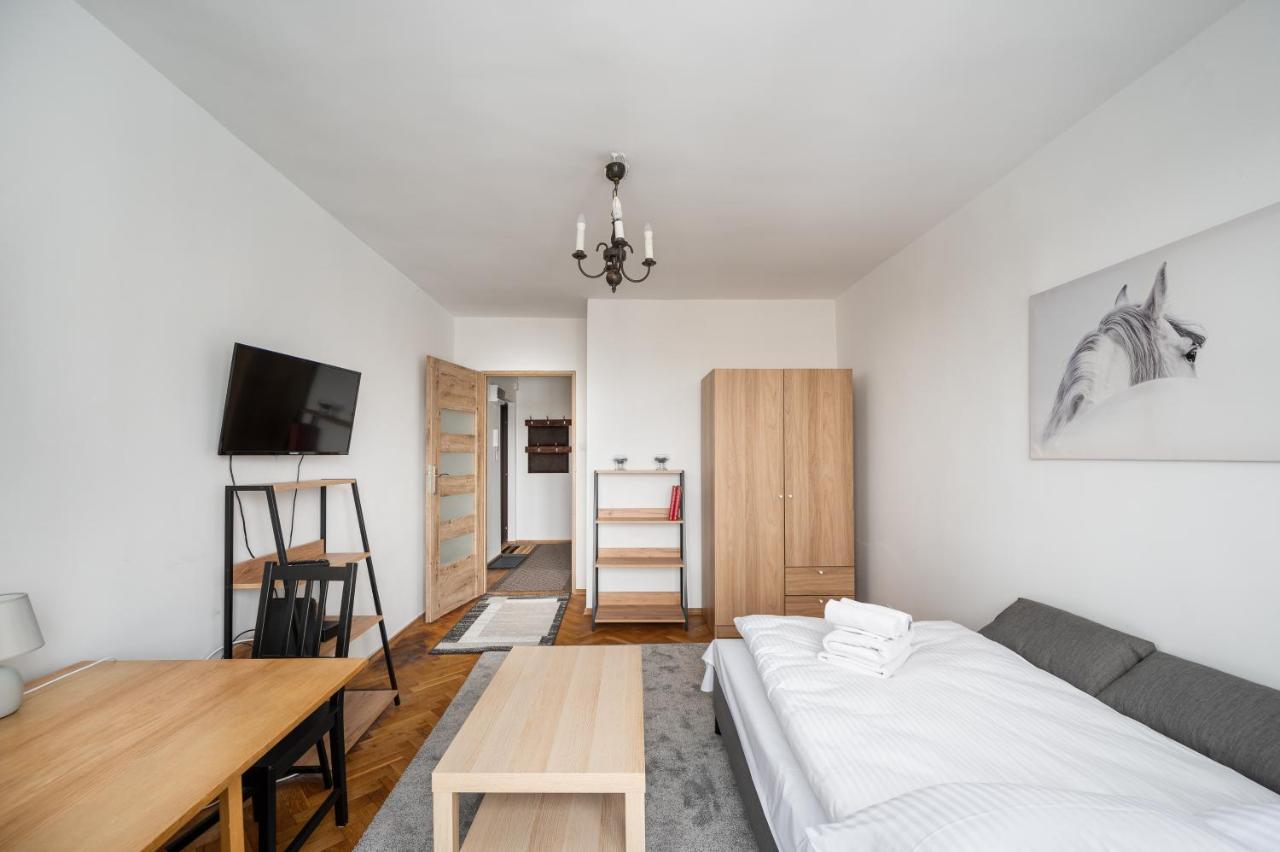 Wierzbno Standard Apartment