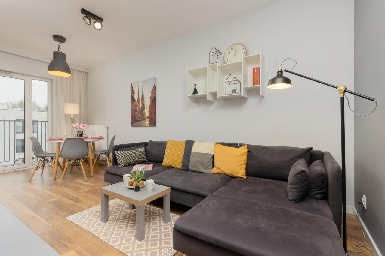 Apartment Elegant With Balcony In Close To The Airport By Renters *