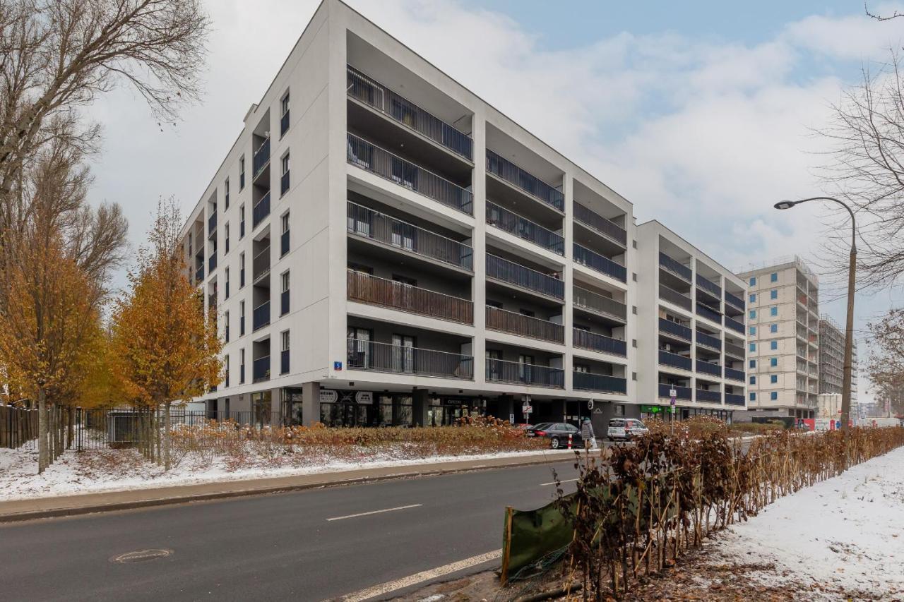 Elegant With Balcony In Close To The Airport By Renters * Warsaw