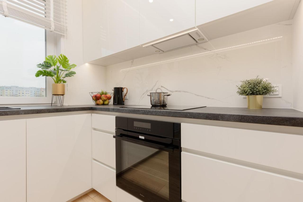 Loft With Parking In By Renters *