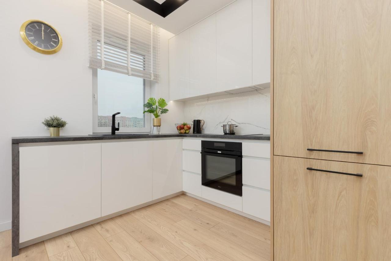 Loft With Parking In By Renters