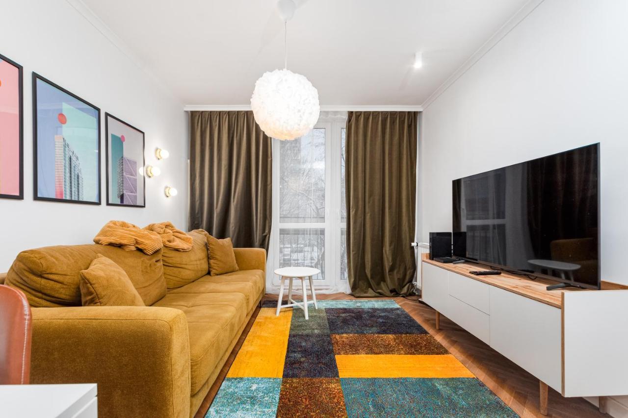 Apartment Chlodna 15 *
