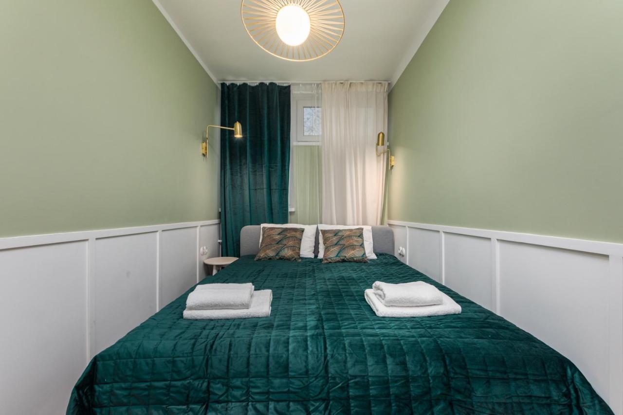 Apartment Chlodna 15 *