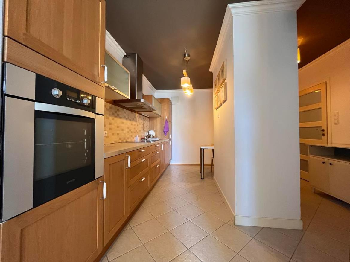 W Centrum Warszawy Z Darmowym Parkingiem Apartamento
