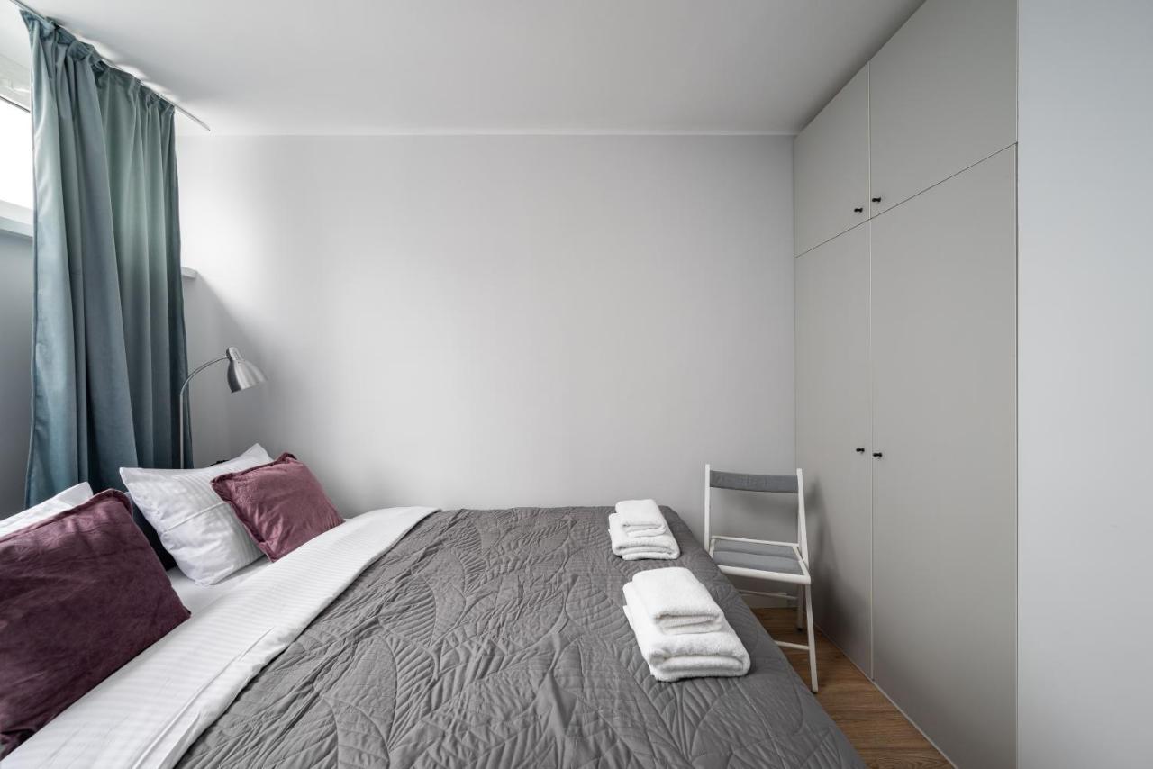 Metro Swietokrzyska Comfort Apartment