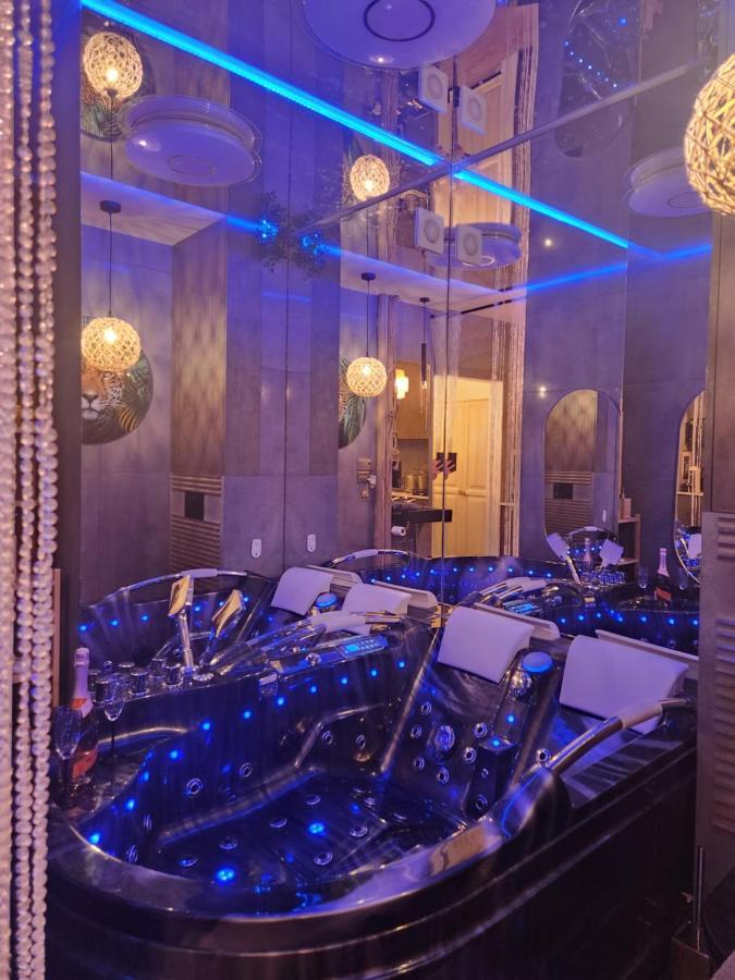 Wola Wyjatkowe: Luxe With Jacuzzi, Sauna & Prosecco Apartment *