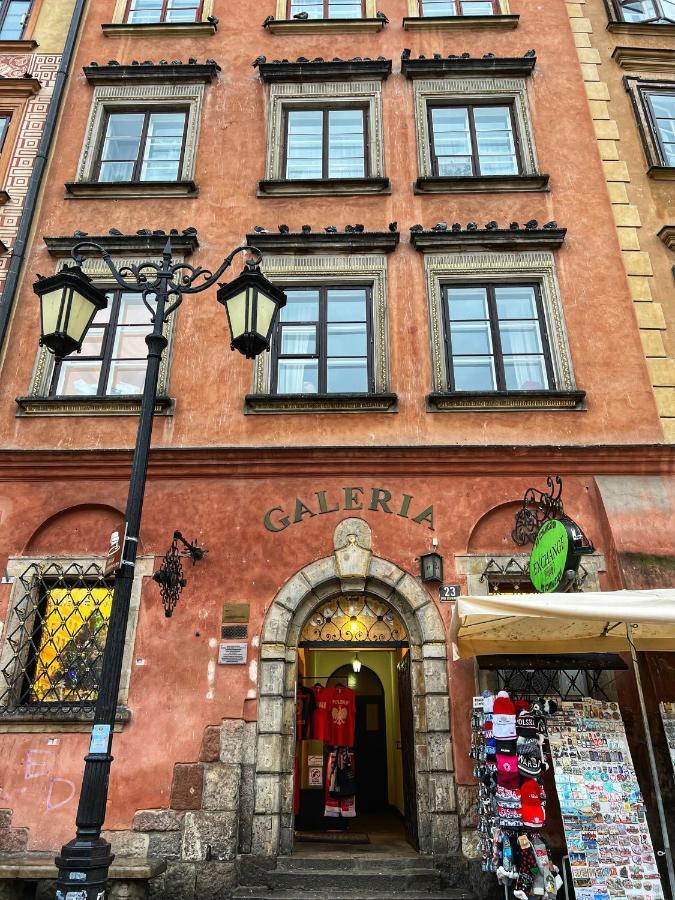 Bella Luna Luxury - Chic In Historic Square Apartment