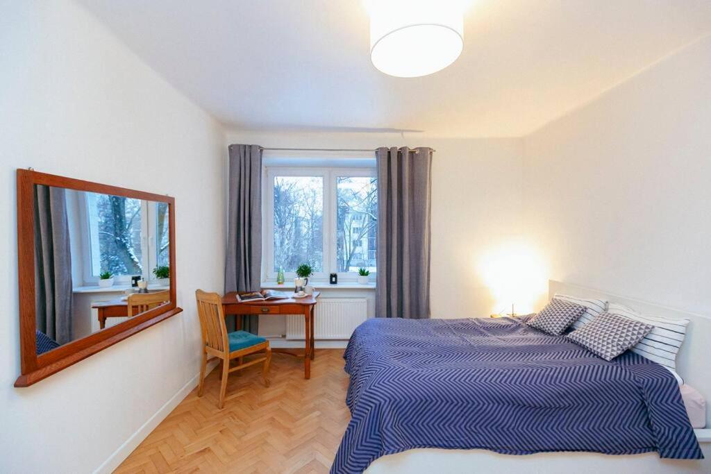 Bright And Elegant In The Area! Apartment