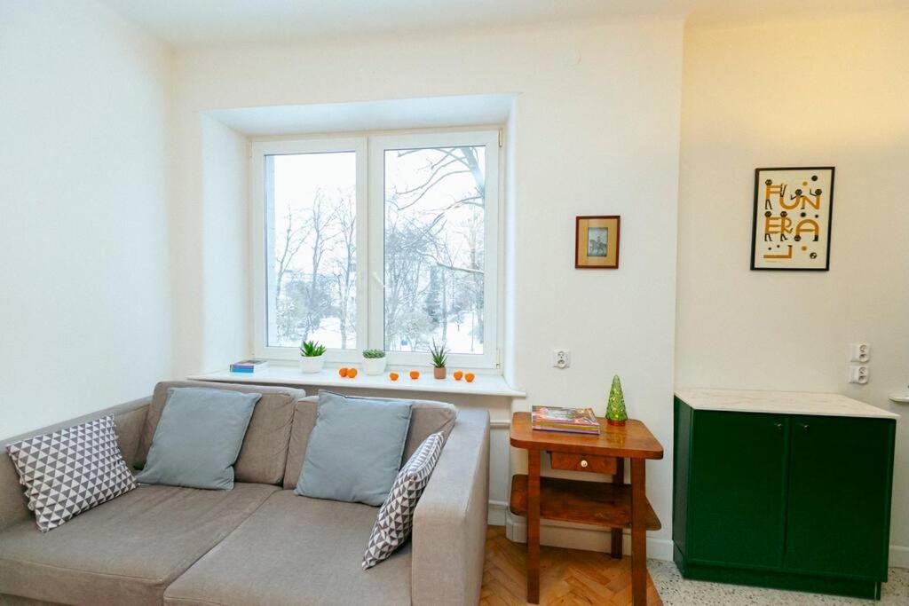 Apartment Bright And Elegant In The Area! Warschau