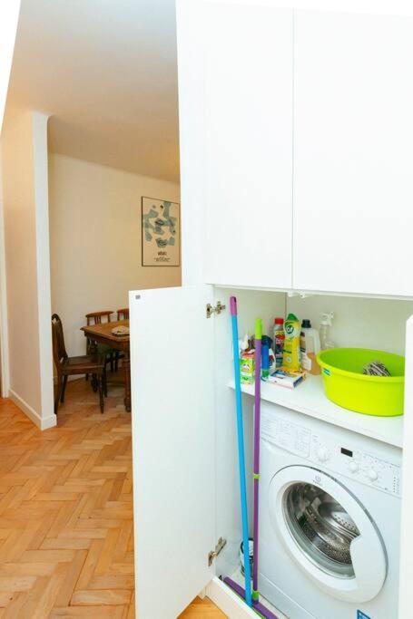 Apartment Bright And Elegant In The Area! Warschau