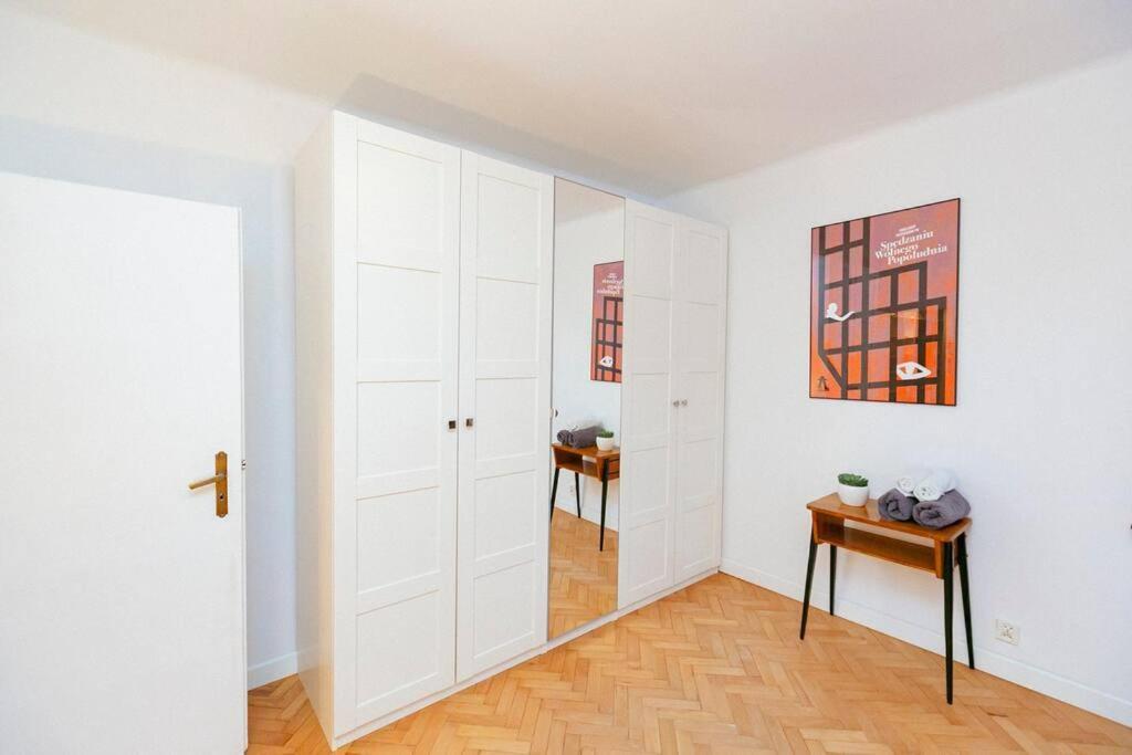 Bright And Elegant In The Area! Warschau