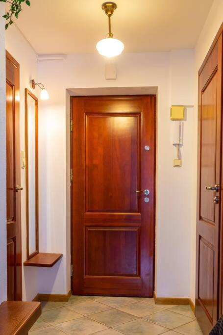 Cozy, Bright, Comfy Studio Next To The Old Town. Apartment
