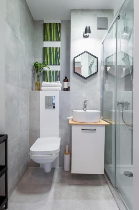 Comfy Place In The Heart Of Warsaw. Biz&travel. *