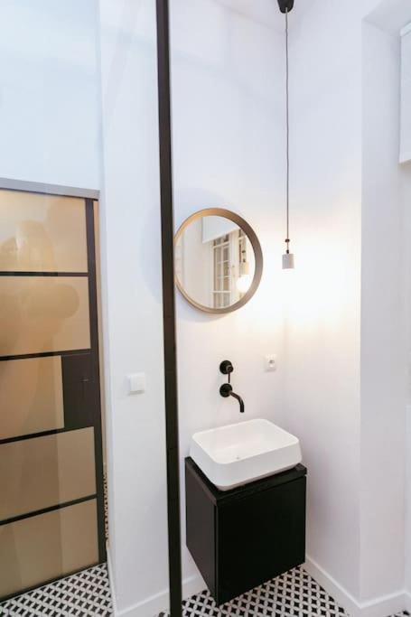 Apartment Charming Next To The Old Town! Warschau