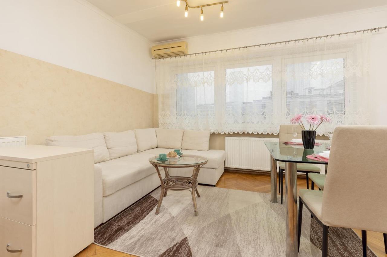 Sienna With Ac In The Center Of By Renters *