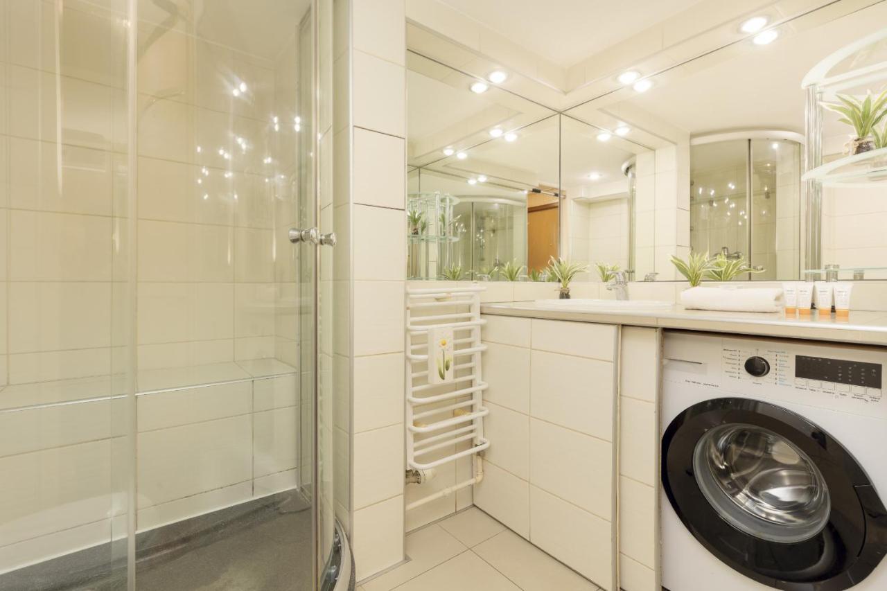 Sienna With Ac In The Center Of By Renters Warszawa
