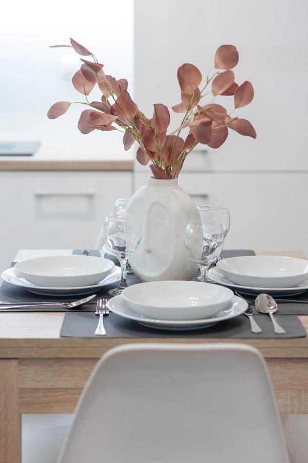 Chlodna Modern Near The Centre By Renters Apartment Warsaw
