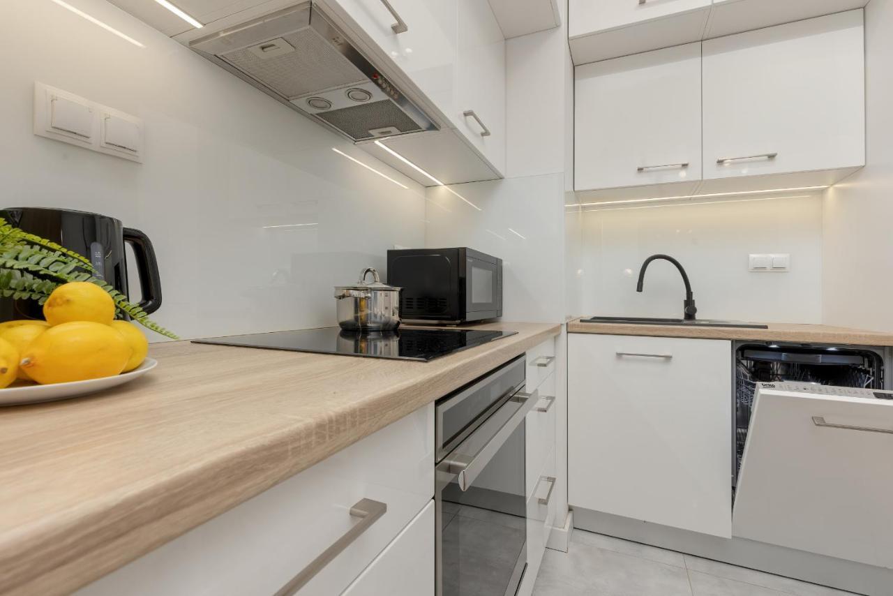 Apartment Chlodna Modern Near The Centre By Renters Warsaw