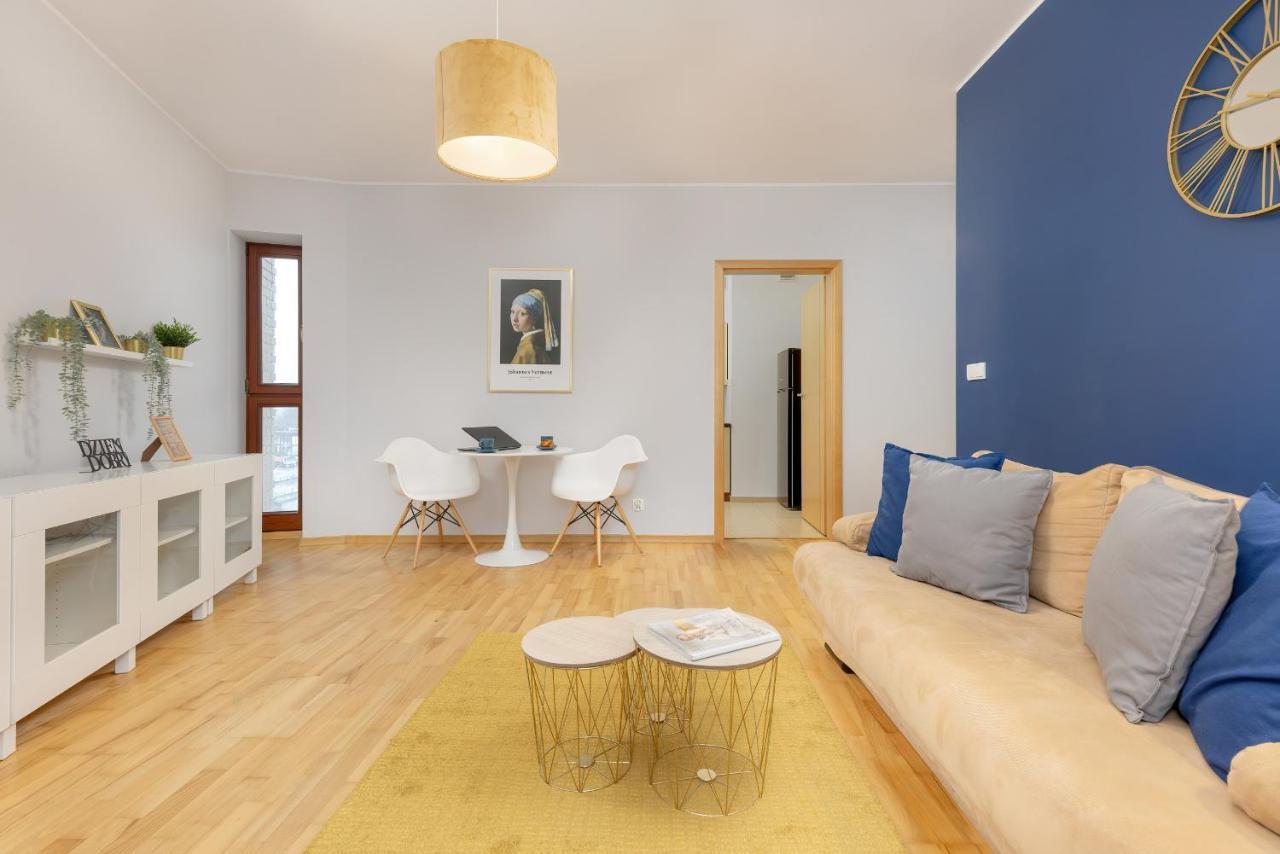 Gold & Blue Cozy In By Renters Warsaw