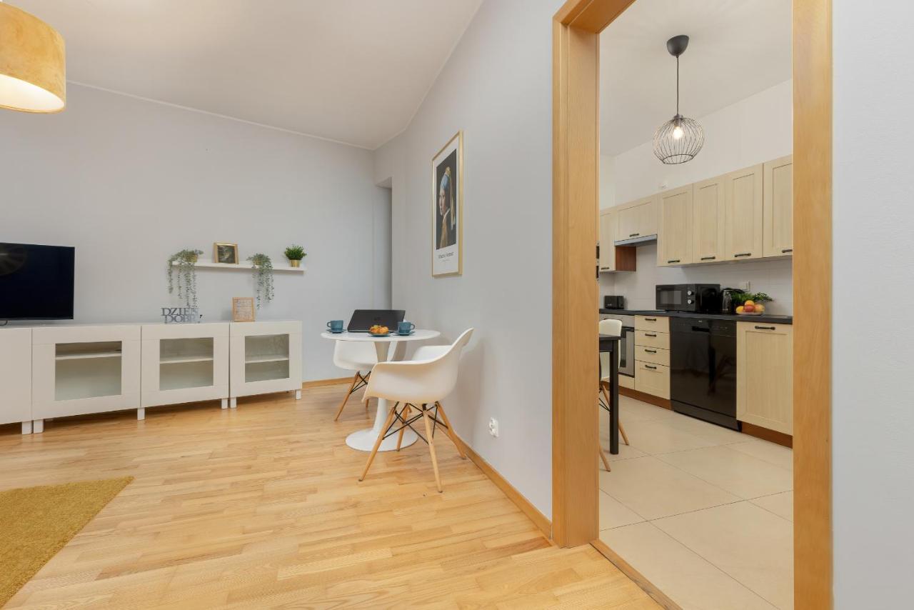 Apartment Gold & Blue Cozy In By Renters