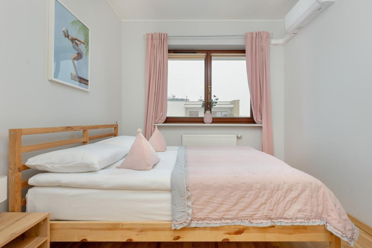 Gold & Blue Cozy In By Renters Apartment Warsaw