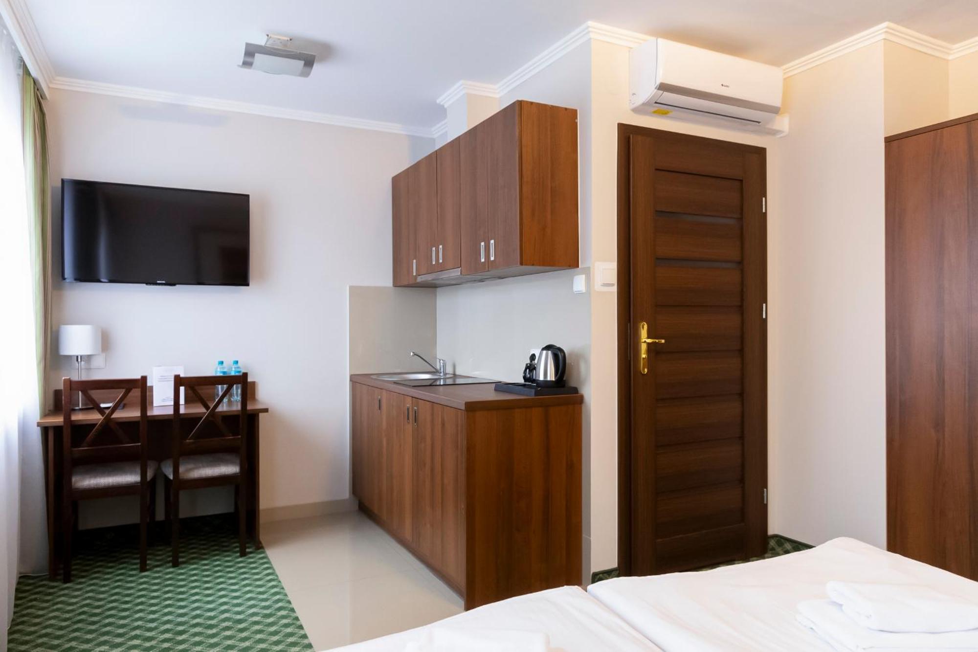 Hotel Hit Warsaw