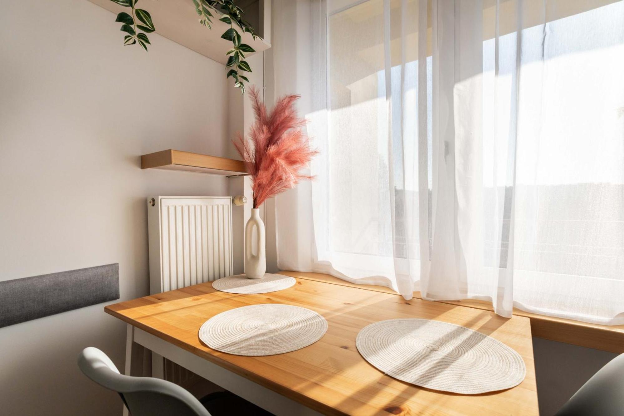 Jonagold Metro Raclawicka Apartment