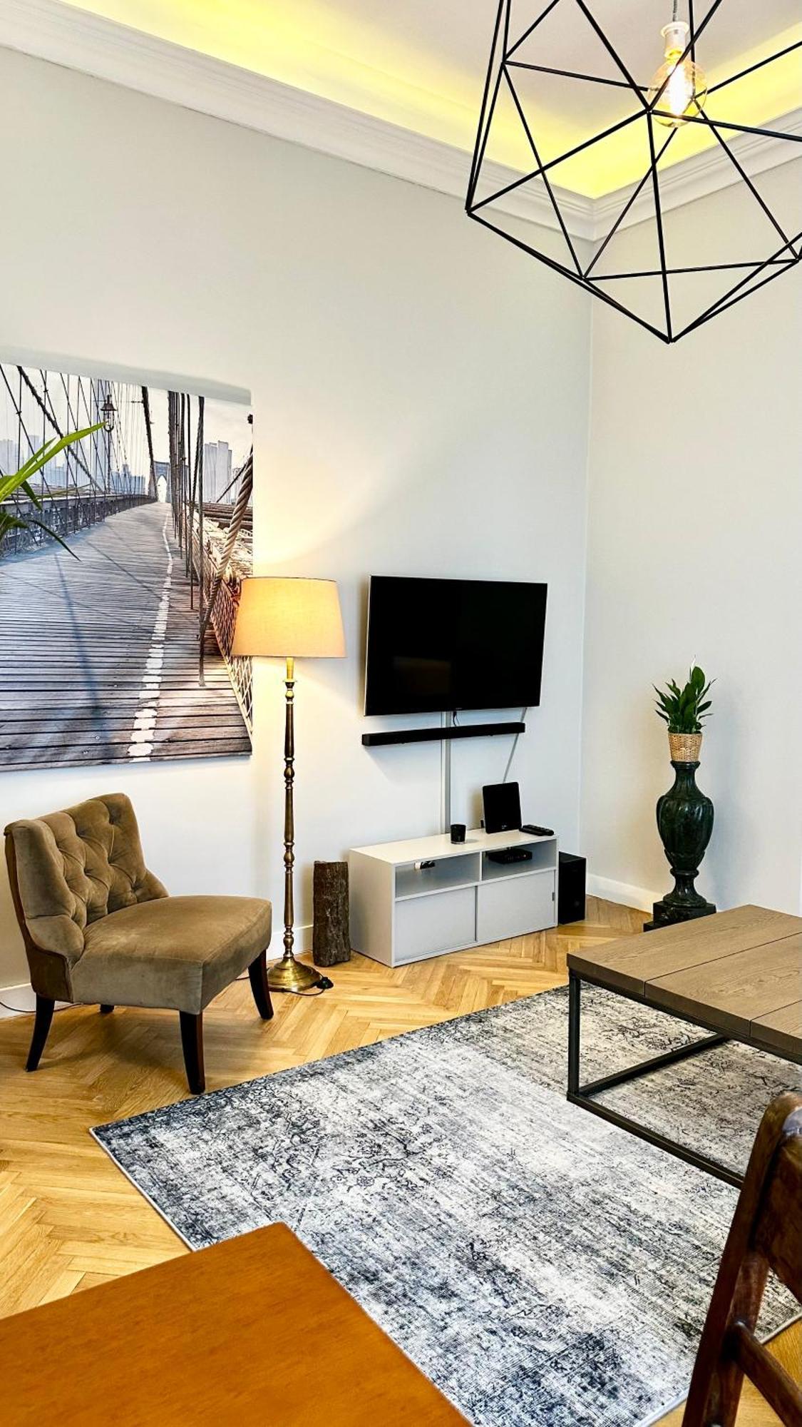 4m High In Heart Of Warsaw! Apartment