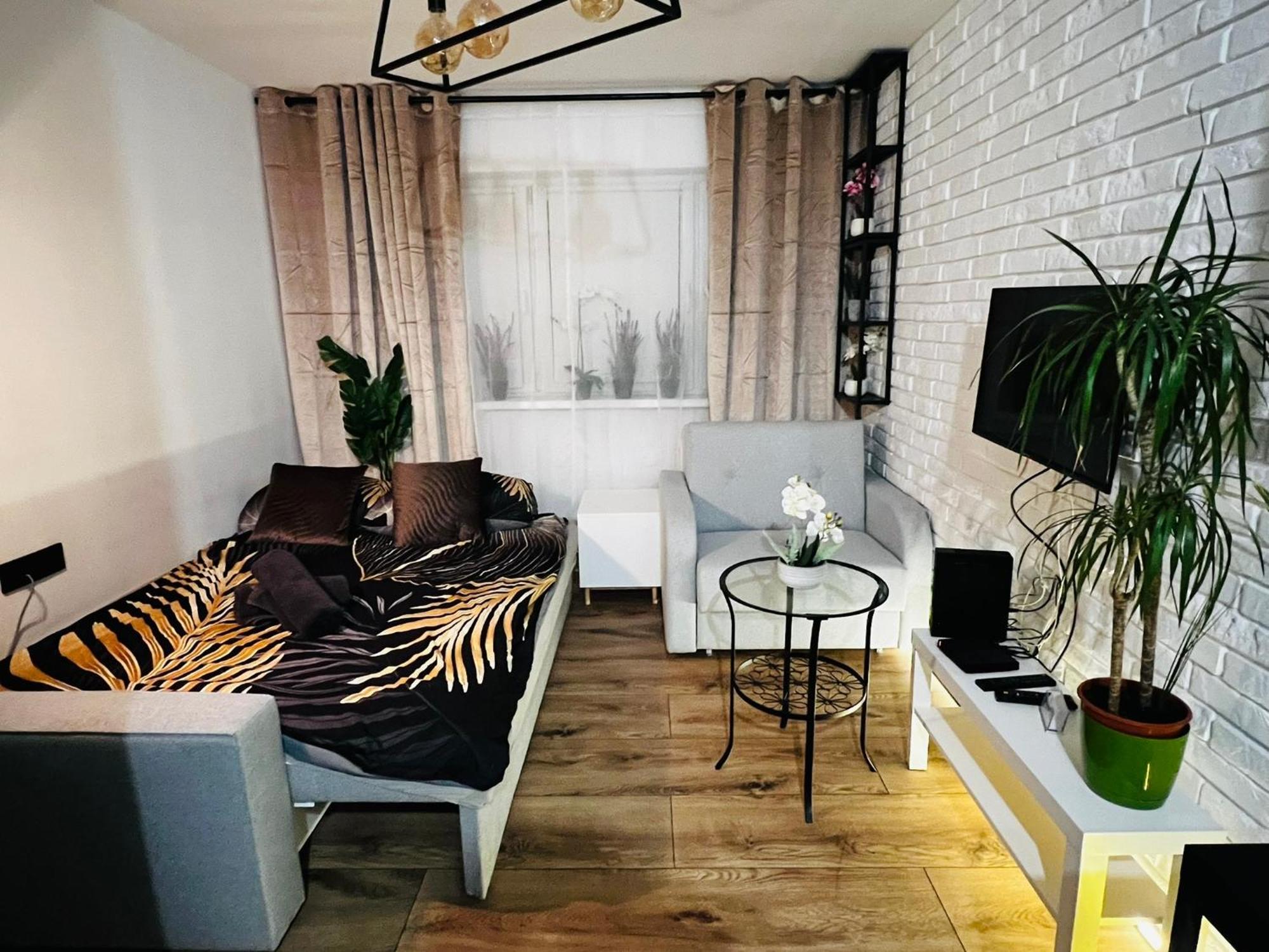 Kameralna Kawalerka W Stylu Loftu Blisko Centrum Warsaw