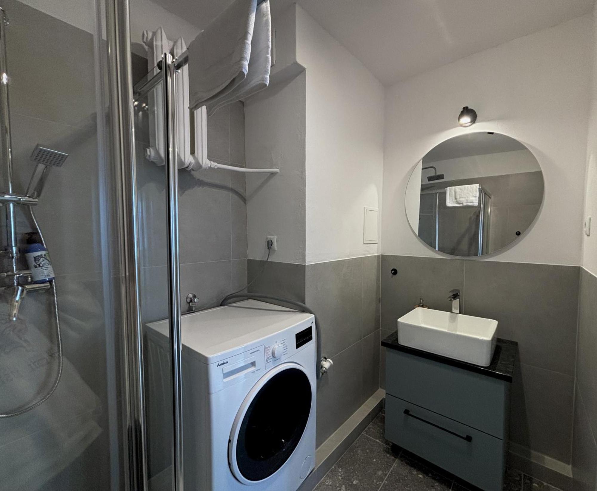 Oomph 3-bedroom Flat Apartment