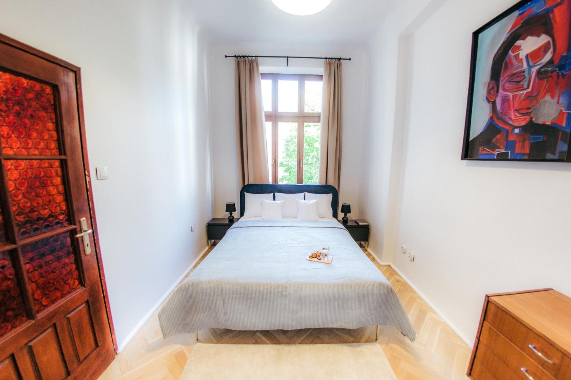 Oomph Vintage 2br Gem Steps From Politechnika Warsaw