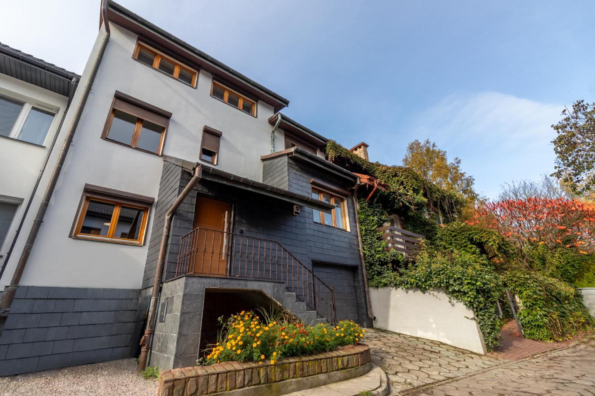Huge Luxury House - 6 Floors-6 Bedrooms- Center Warsaw