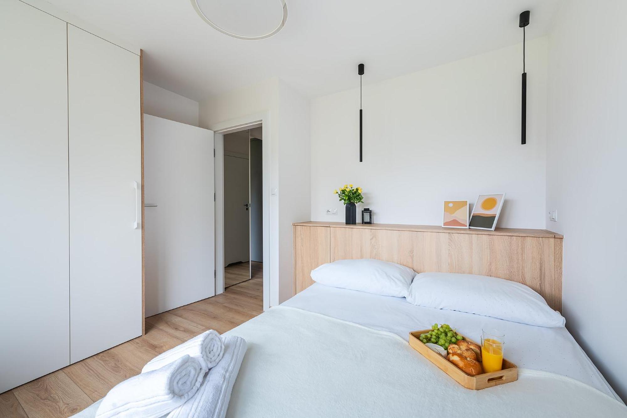 Apartment Batorego 18 White Prywatne Mieszkanie 300m Od Metra Pole Mokotowskie I Sgh Samodzielne Zameldowanie! Self Check-in System!