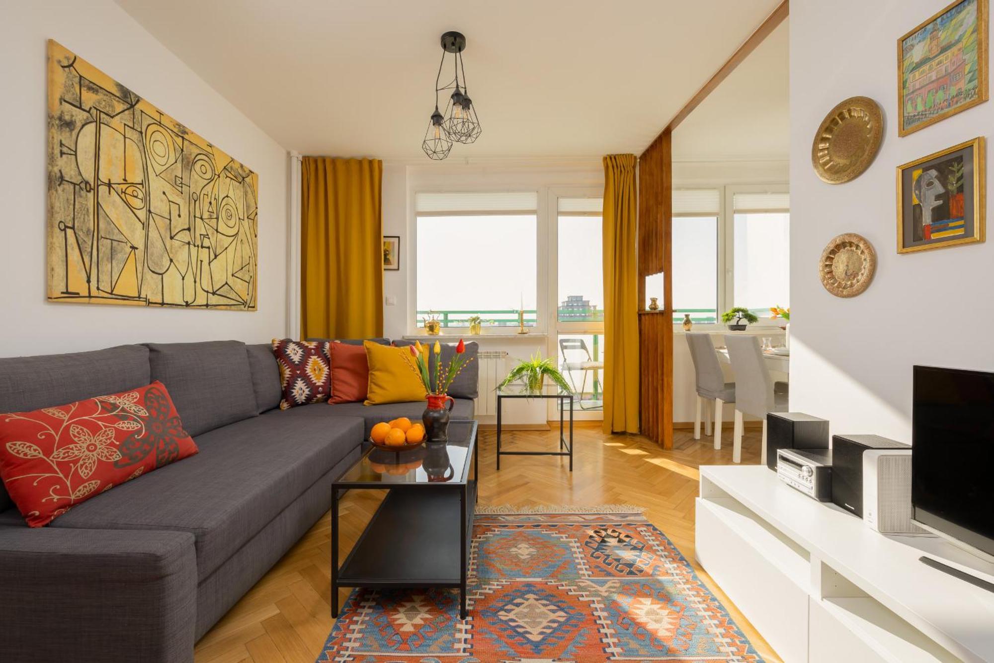 Autumn With Balcony And Two Bedrooms By Renters Apartment