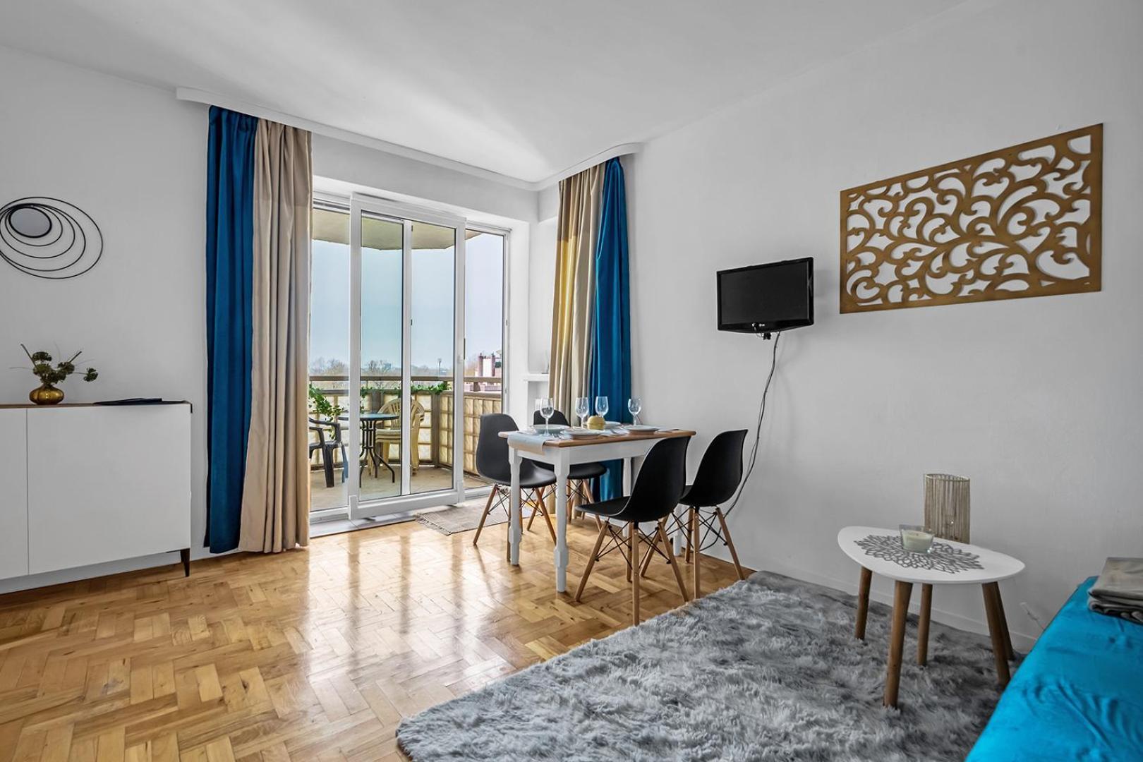 Goclaw Retreat With Balcony - River & Park Nearby - By Rentujemy Apartment