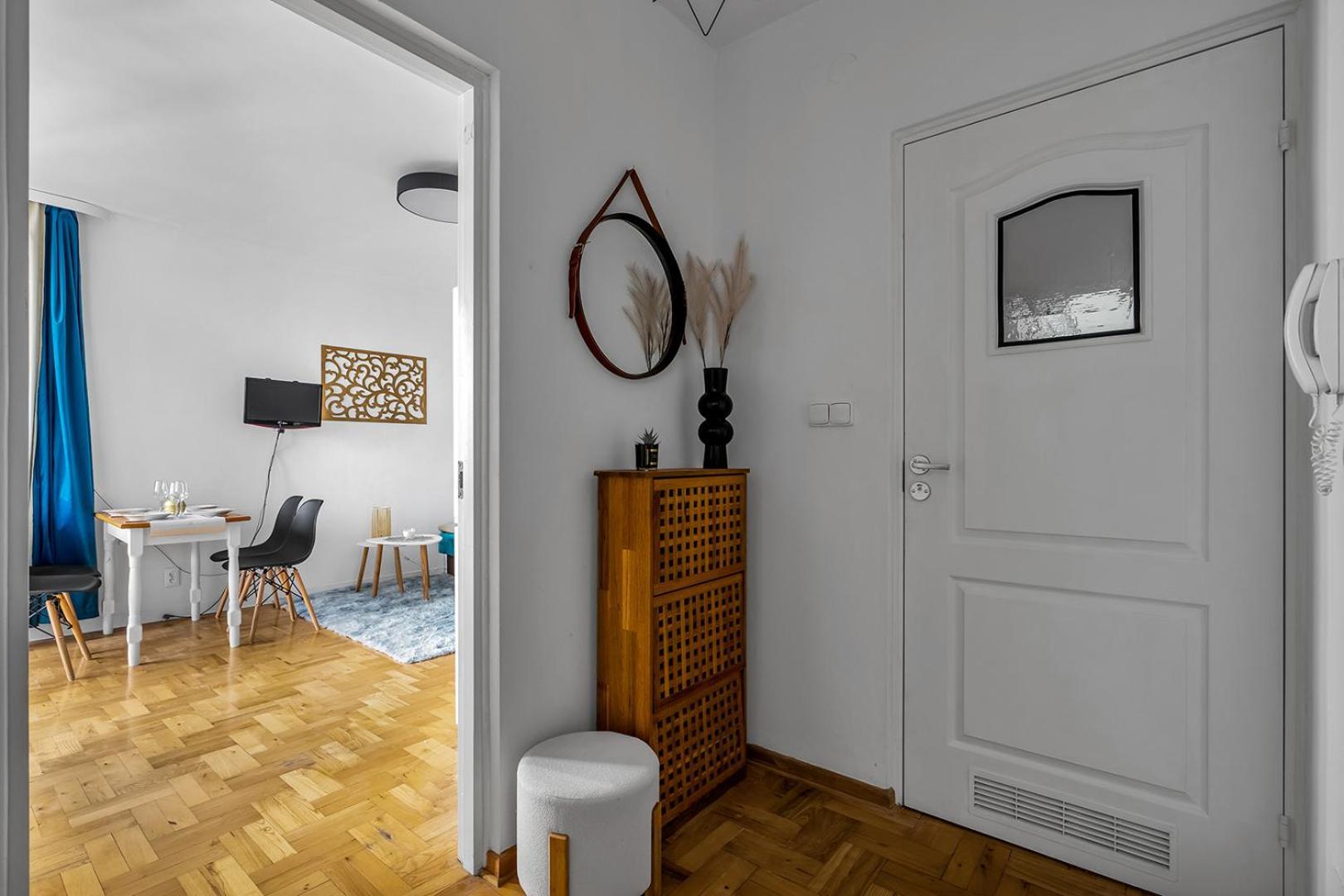 Apartment Goclaw Retreat With Balcony - River & Park Nearby - By Rentujemy Warsaw