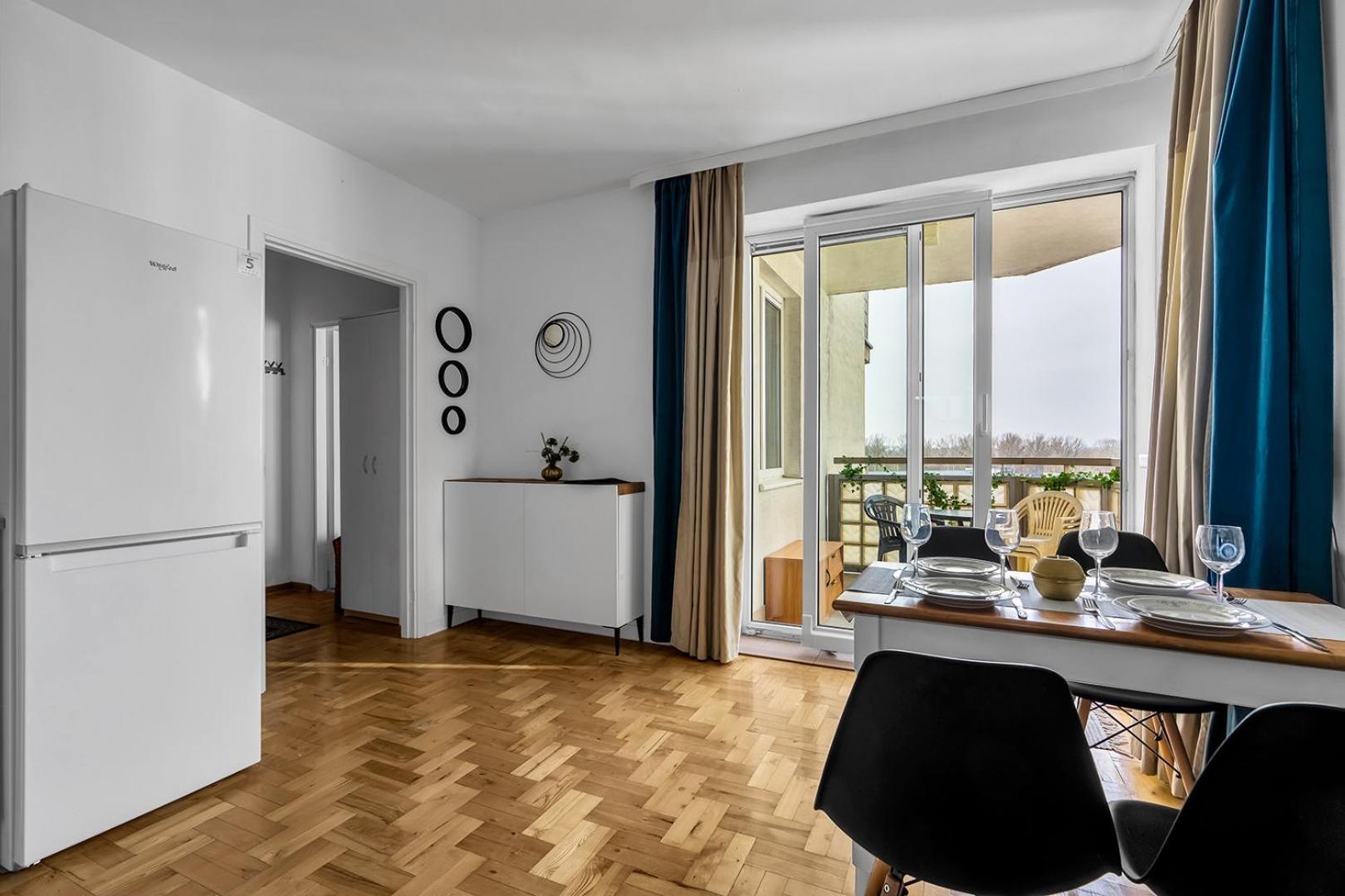 Goclaw Retreat With Balcony - River & Park Nearby - By Rentujemy *