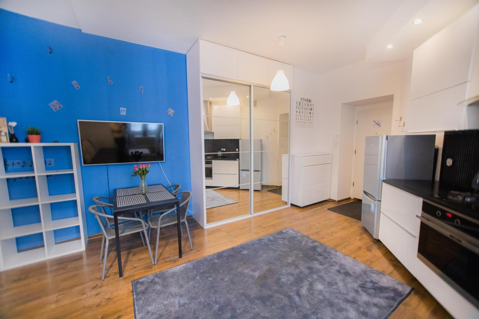 Poznanska Apartment. Great Location. Center Varsóvia