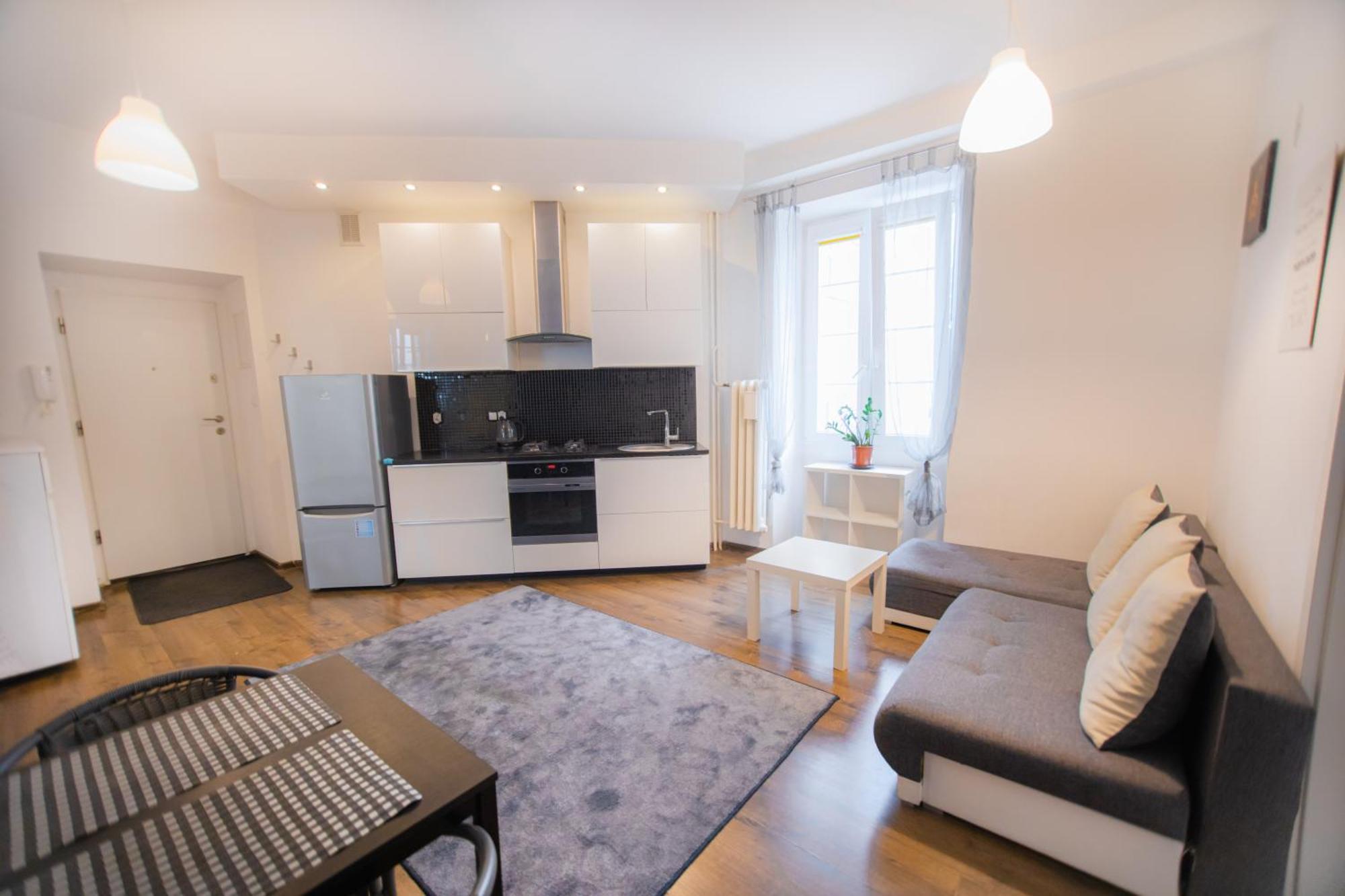 Poznanska Apartment. Great Location. Center