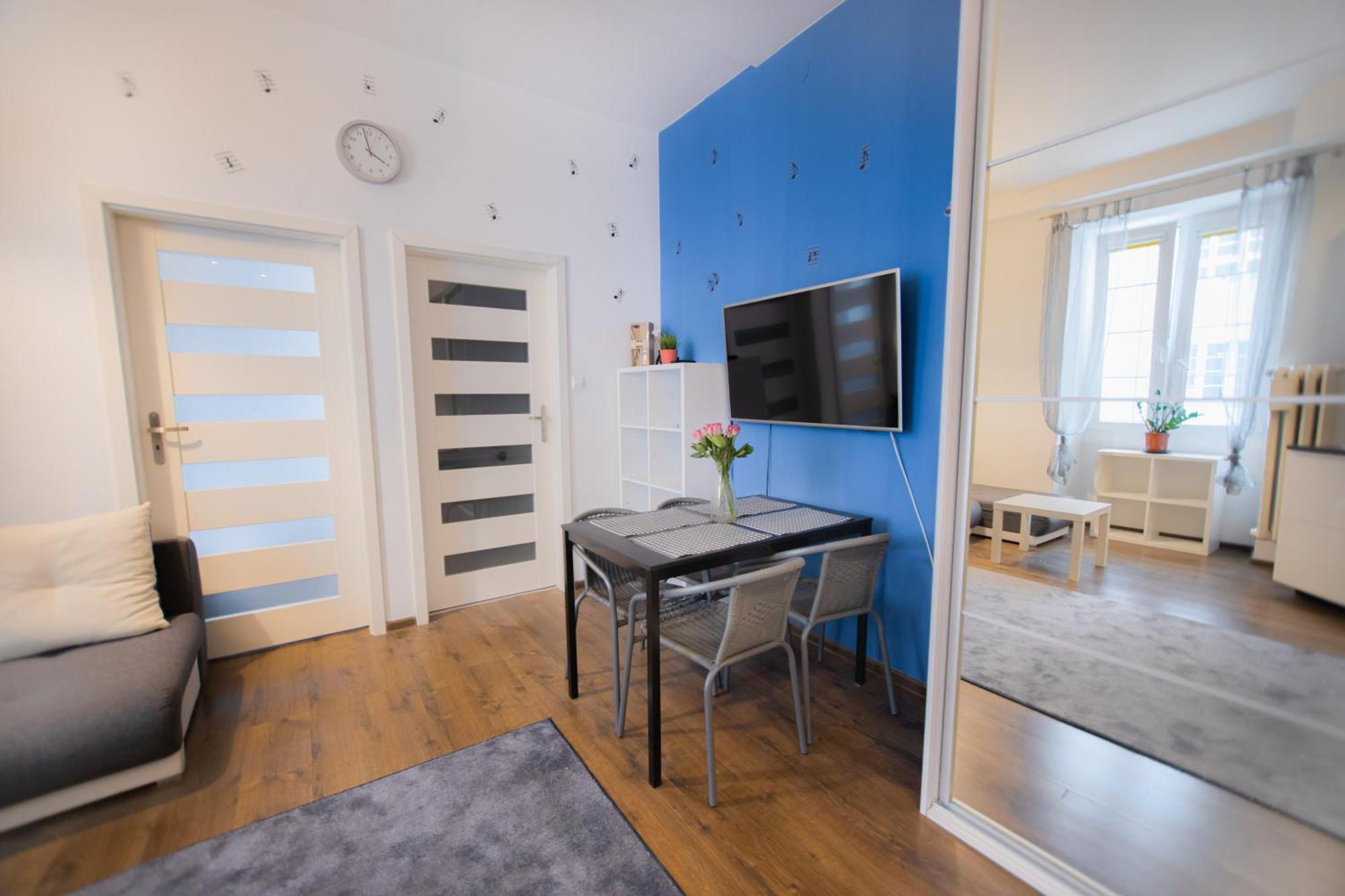 Poznanska Apartment. Great Location. Center Apartamento